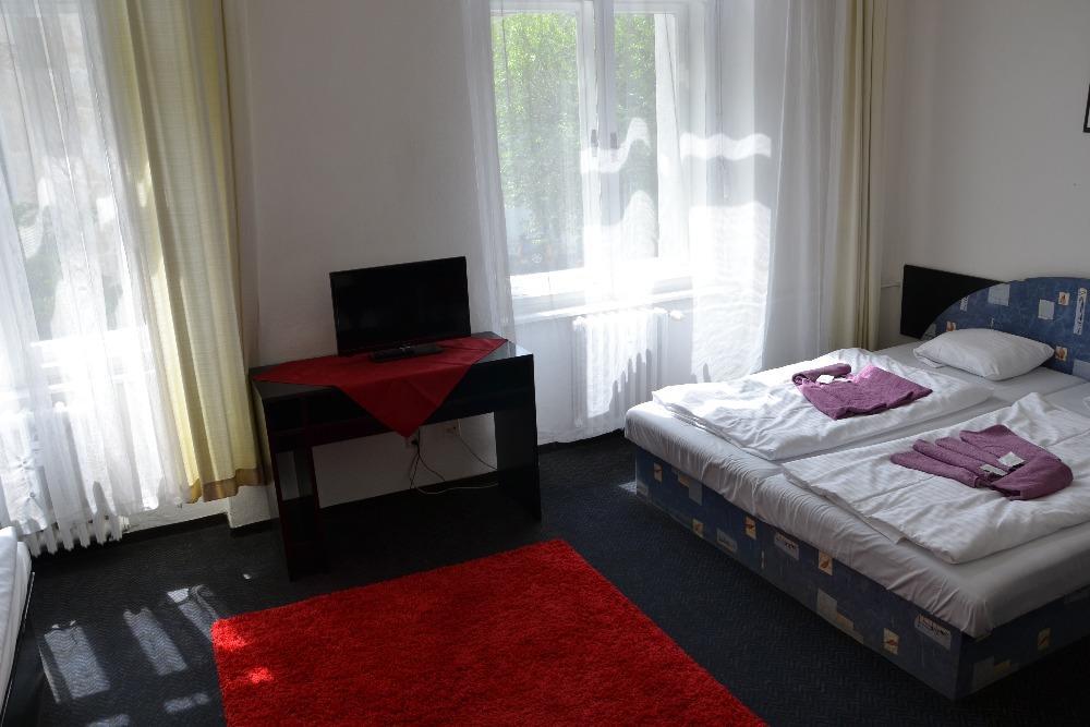 Hotel Posta Benesov  Eksteriør billede