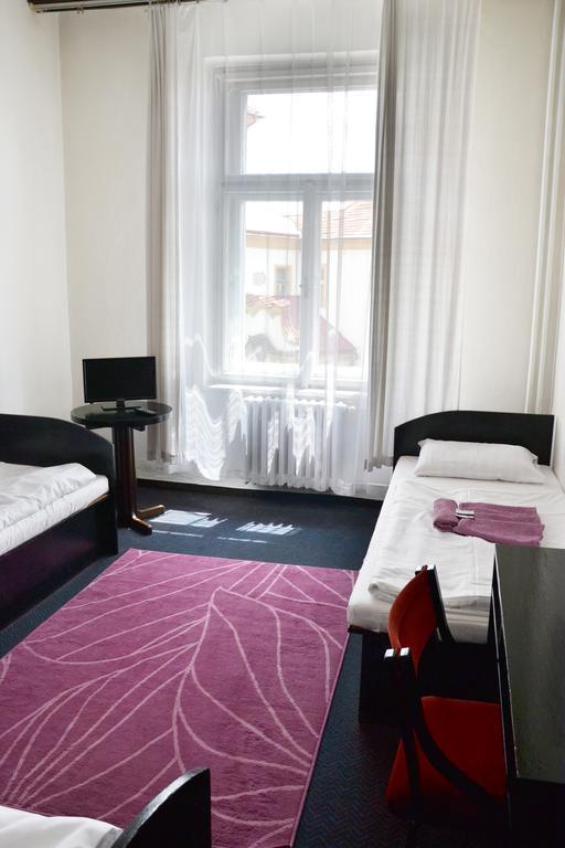 Hotel Posta Benesov  Eksteriør billede