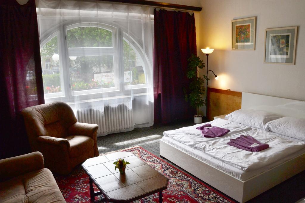 Hotel Posta Benesov  Eksteriør billede